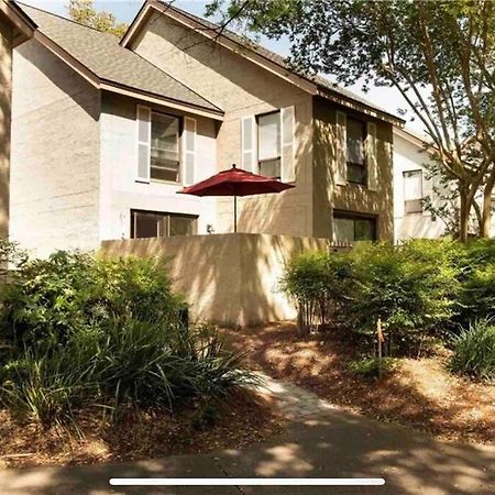 In The Heart Of Harbour Town 2Br 2Ba Pool Access Close To Beach 힐튼 헤드 아일랜드 외부 사진