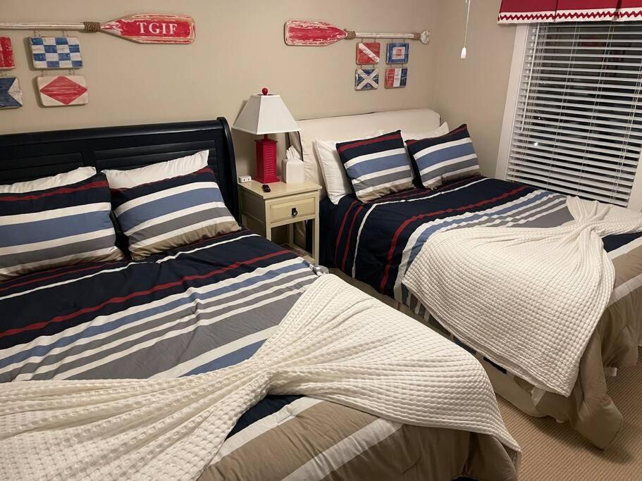 In The Heart Of Harbour Town 2Br 2Ba Pool Access Close To Beach 힐튼 헤드 아일랜드 외부 사진