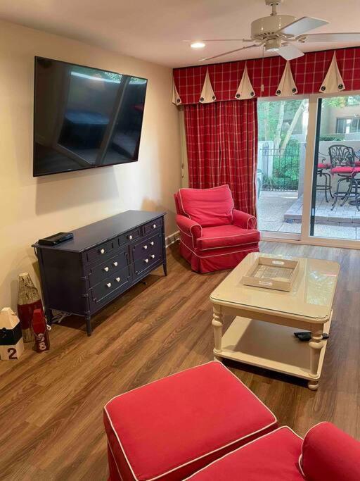 In The Heart Of Harbour Town 2Br 2Ba Pool Access Close To Beach 힐튼 헤드 아일랜드 외부 사진