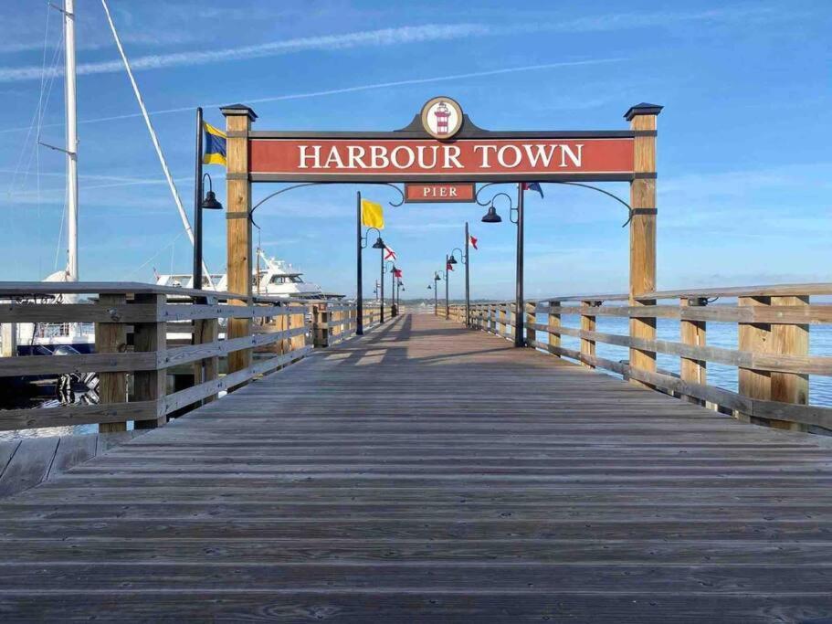 In The Heart Of Harbour Town 2Br 2Ba Pool Access Close To Beach 힐튼 헤드 아일랜드 외부 사진