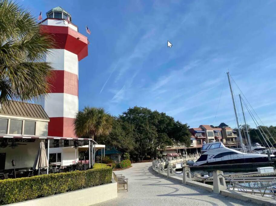 In The Heart Of Harbour Town 2Br 2Ba Pool Access Close To Beach 힐튼 헤드 아일랜드 외부 사진