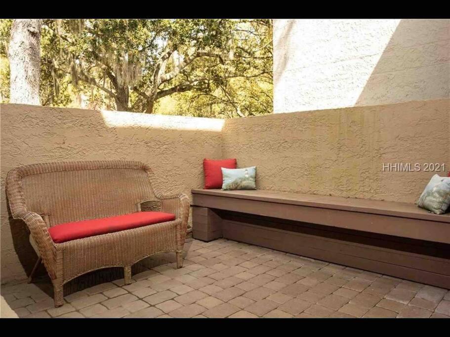 In The Heart Of Harbour Town 2Br 2Ba Pool Access Close To Beach 힐튼 헤드 아일랜드 외부 사진