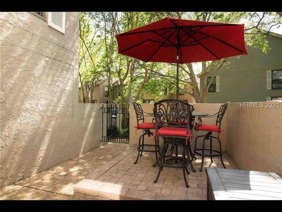 In The Heart Of Harbour Town 2Br 2Ba Pool Access Close To Beach 힐튼 헤드 아일랜드 외부 사진