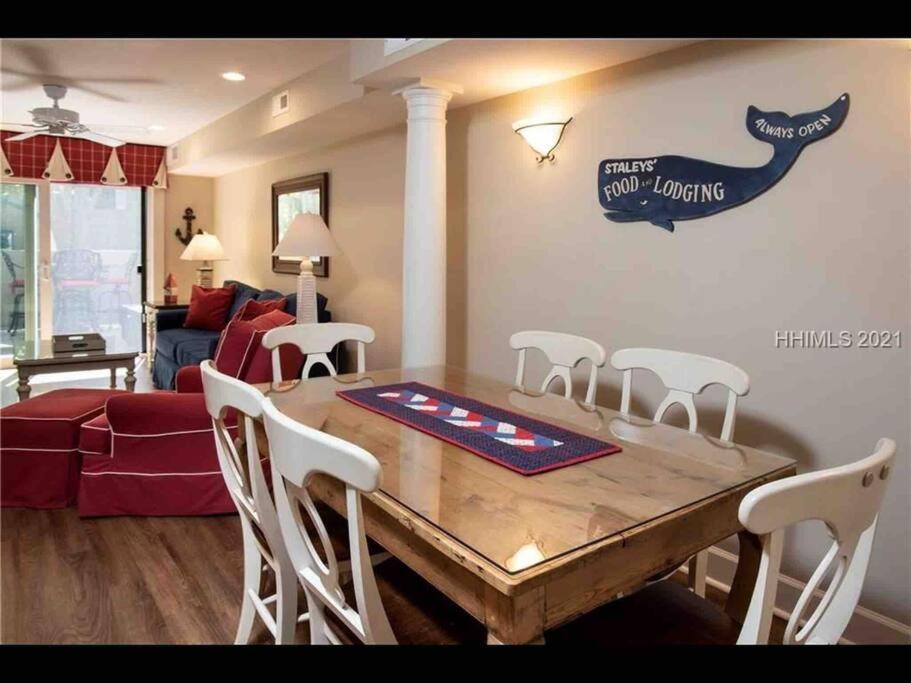 In The Heart Of Harbour Town 2Br 2Ba Pool Access Close To Beach 힐튼 헤드 아일랜드 외부 사진